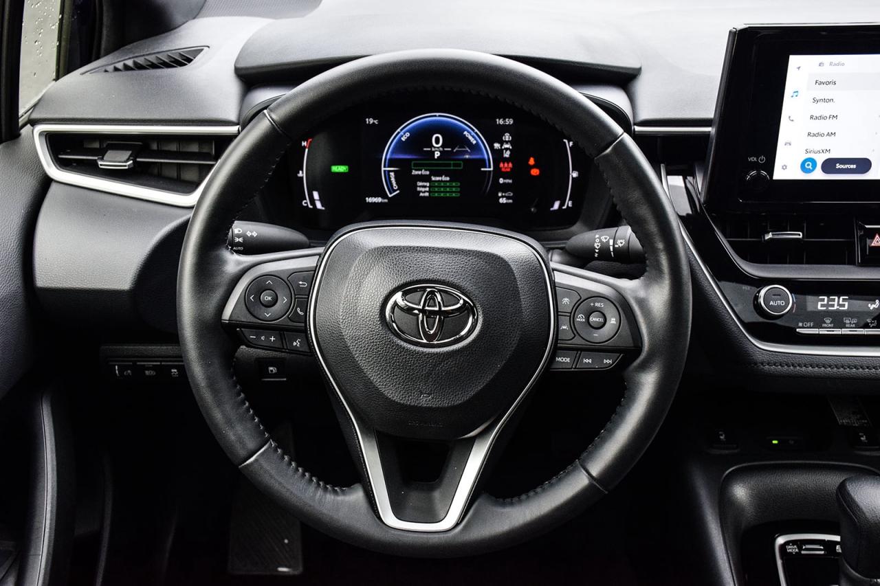 2024 Toyota Corolla Hybrid SE AWD / NO ACCIDENT / SUNROOF / CARPLAY / BSM Photo