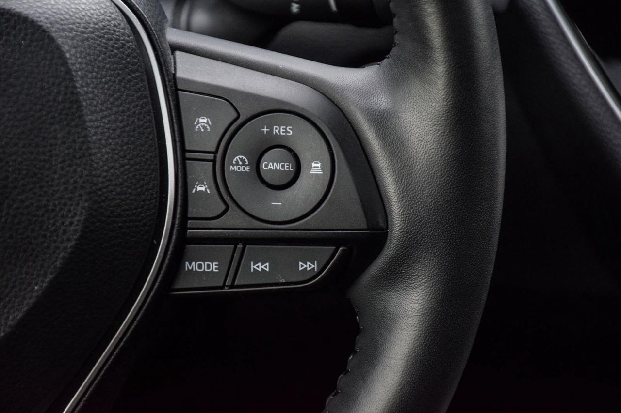 2024 Toyota Corolla Hybrid SE AWD / NO ACCIDENT / SUNROOF / CARPLAY / BSM Photo