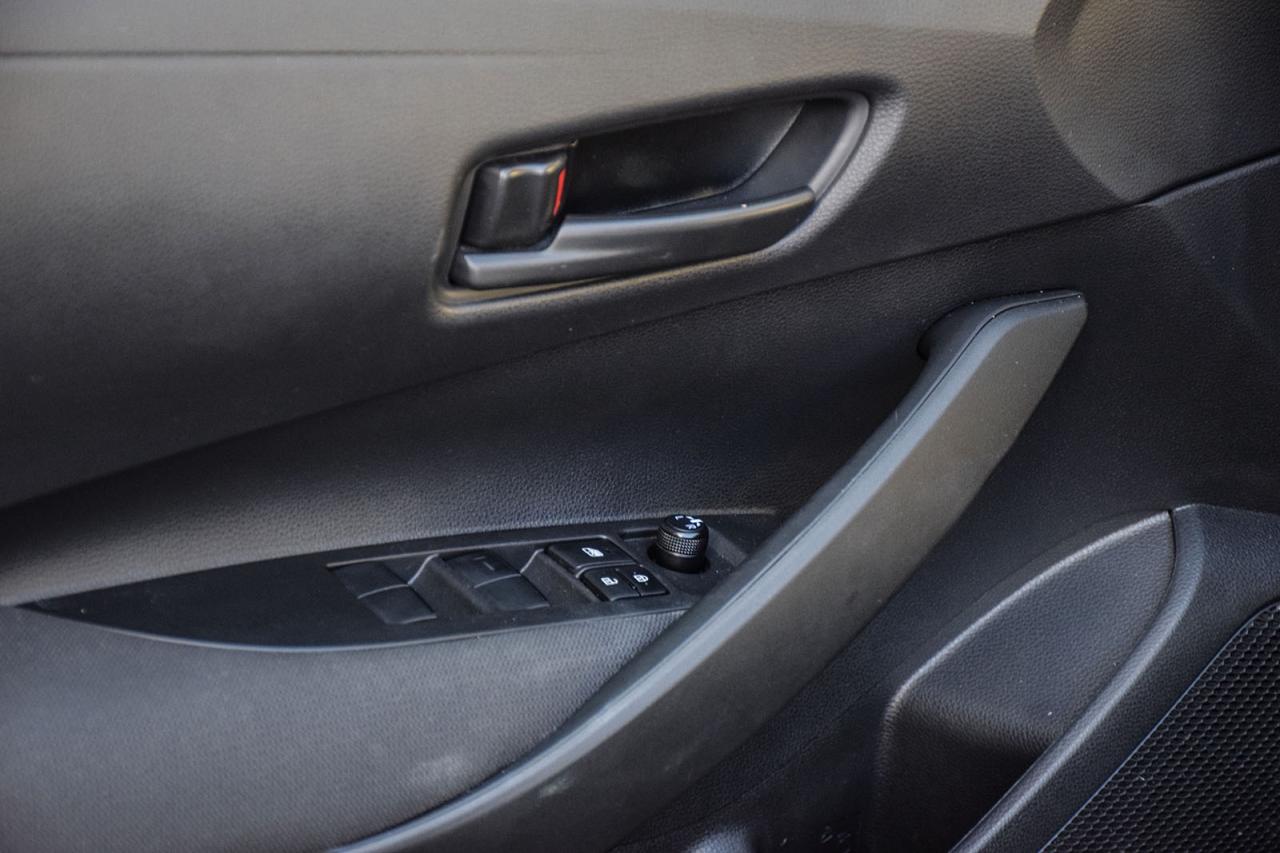 2023 Toyota Corolla Hybrid LE AWD / NO ACCIDENT / CARPLAY / BSM / HTD SEATS Photo