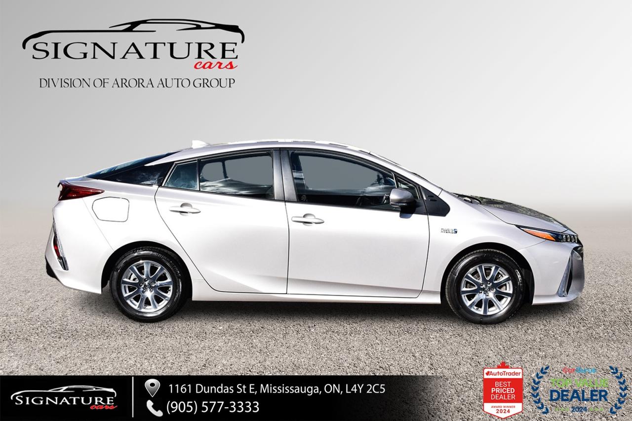 2022 Toyota Prius Prime UPGRADE PLUG-IN HYBRID ﻿/ NO ACCIDENT/LEATHER/NAVI Photo