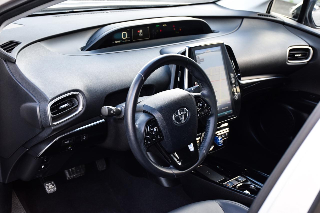 2022 Toyota Prius Prime UPGRADE PLUG-IN HYBRID ﻿/ NO ACCIDENT/LEATHER/NAVI Photo