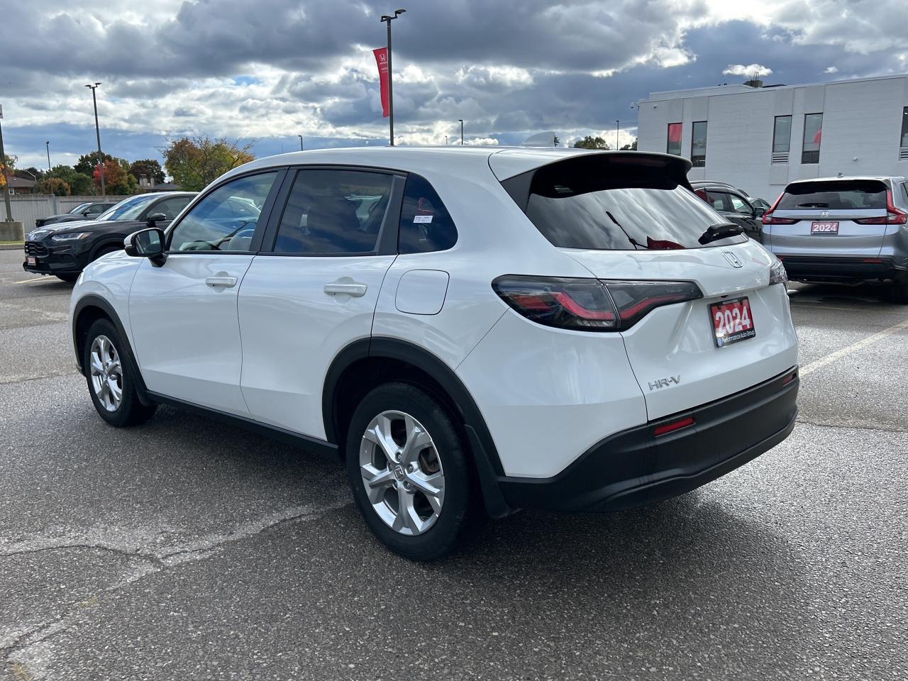 2024 Honda HR-V LX-B  CarPlay  Heated Seats  Rear Camera Photo