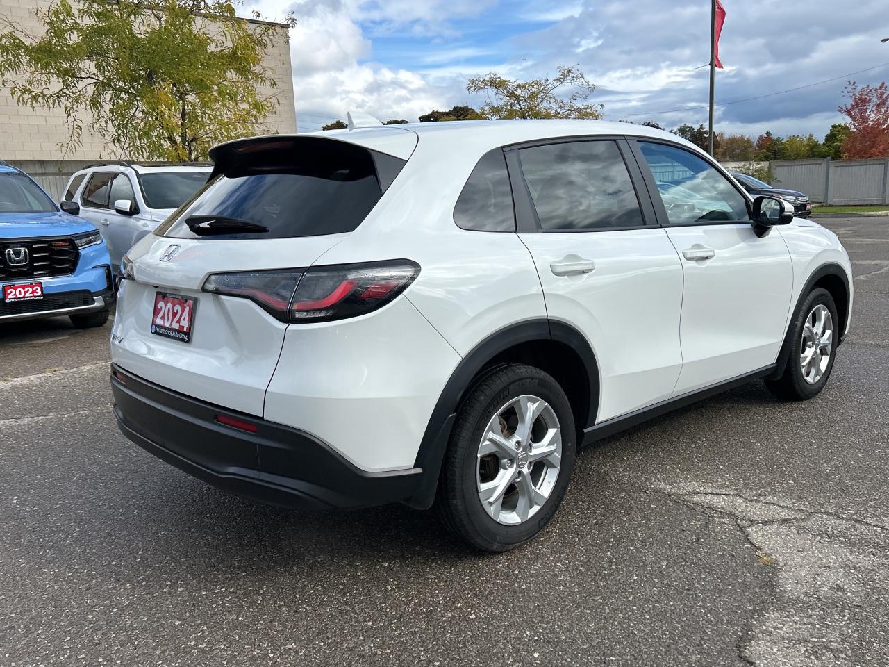 2024 Honda HR-V LX-B  CarPlay  Heated Seats  Rear Camera Photo