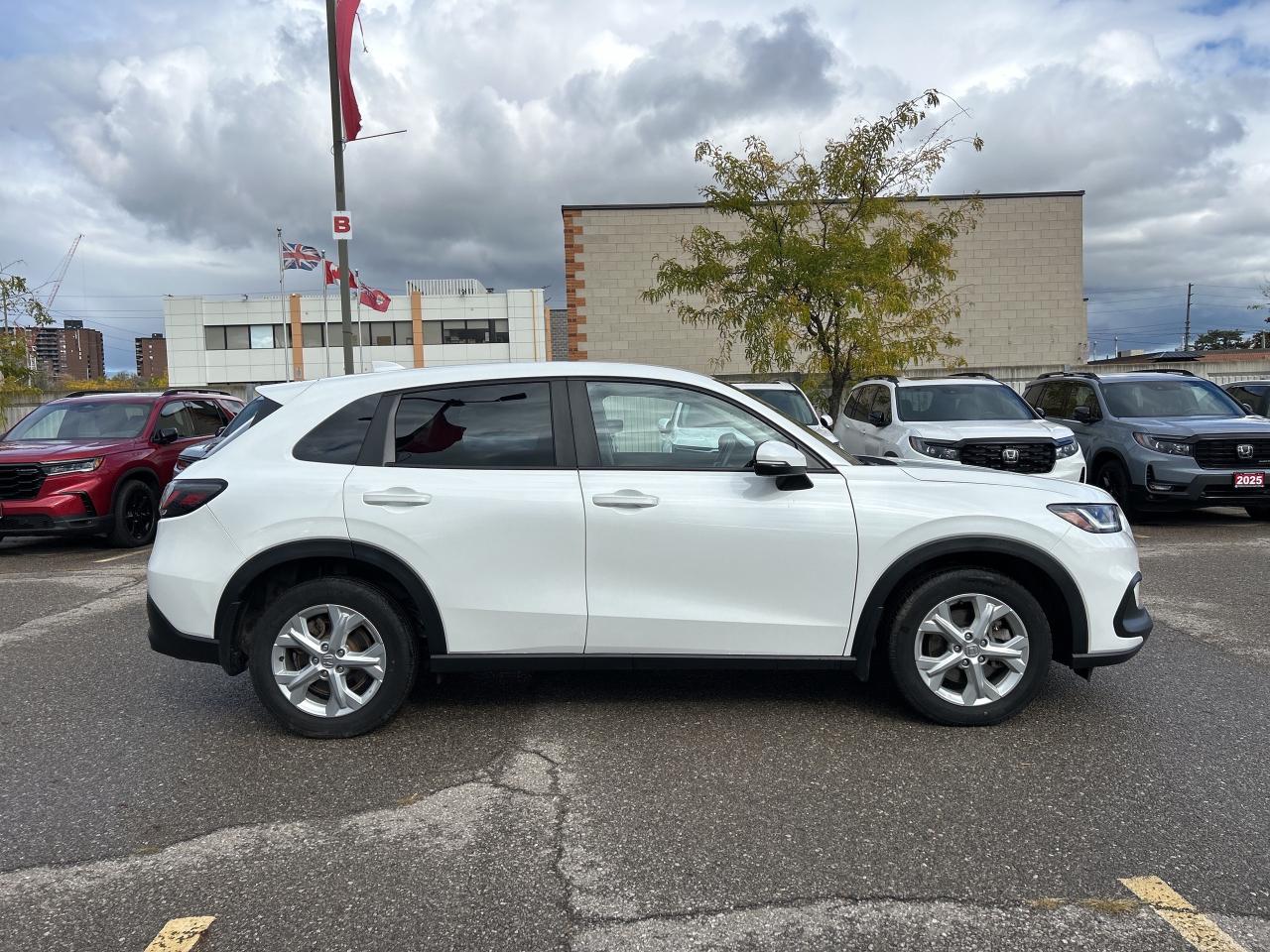 2024 Honda HR-V LX-B  CarPlay  Heated Seats  Rear Camera Photo