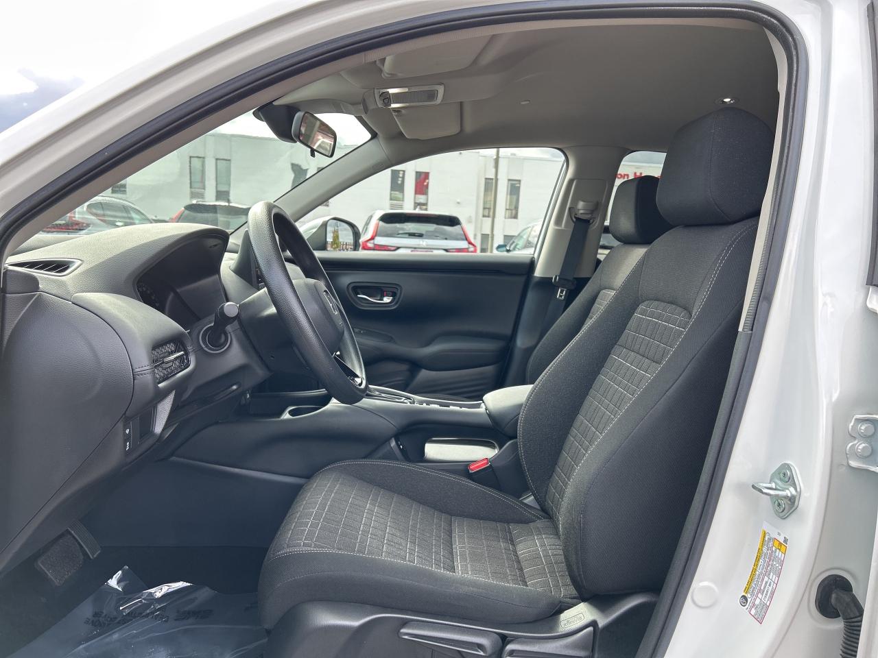 2024 Honda HR-V LX-B  CarPlay  Heated Seats  Rear Camera Photo