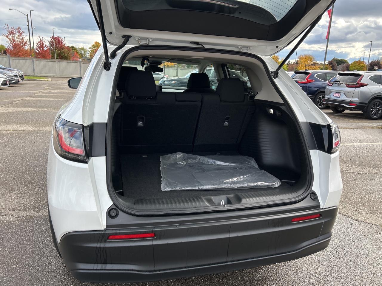 2024 Honda HR-V LX-B  CarPlay  Heated Seats  Rear Camera Photo