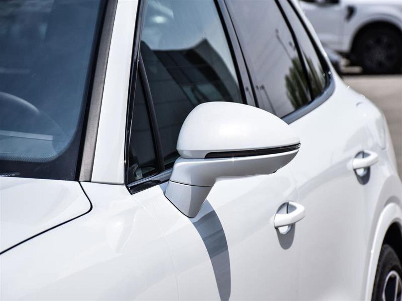 2024 Porsche Cayenne S E-Hybrid White Photo