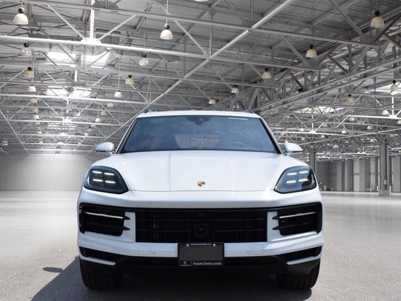2024 Porsche Cayenne S E-Hybrid White Photo3