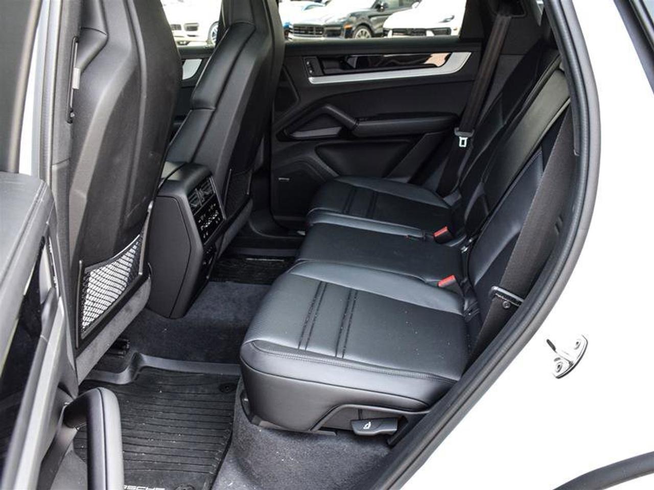 2024 Porsche Cayenne S E-Hybrid White Photo