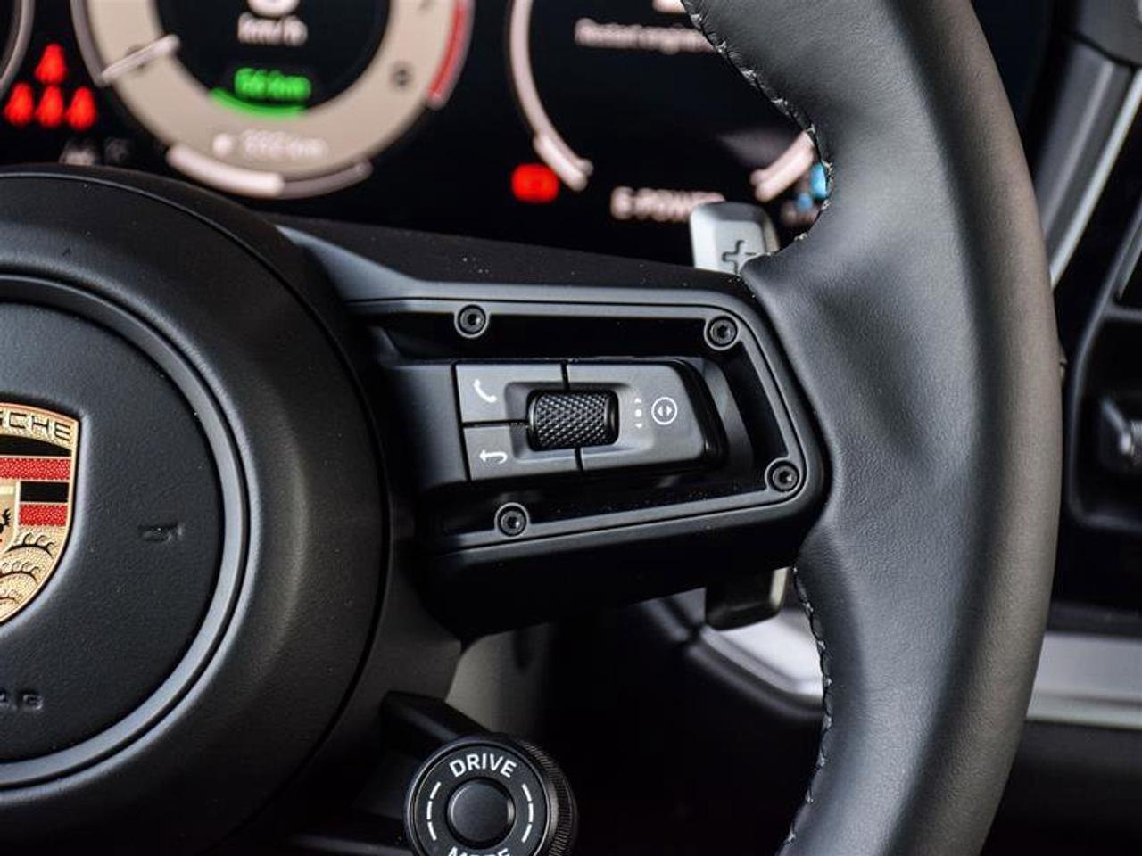 2024 Porsche Cayenne S E-Hybrid White Photo