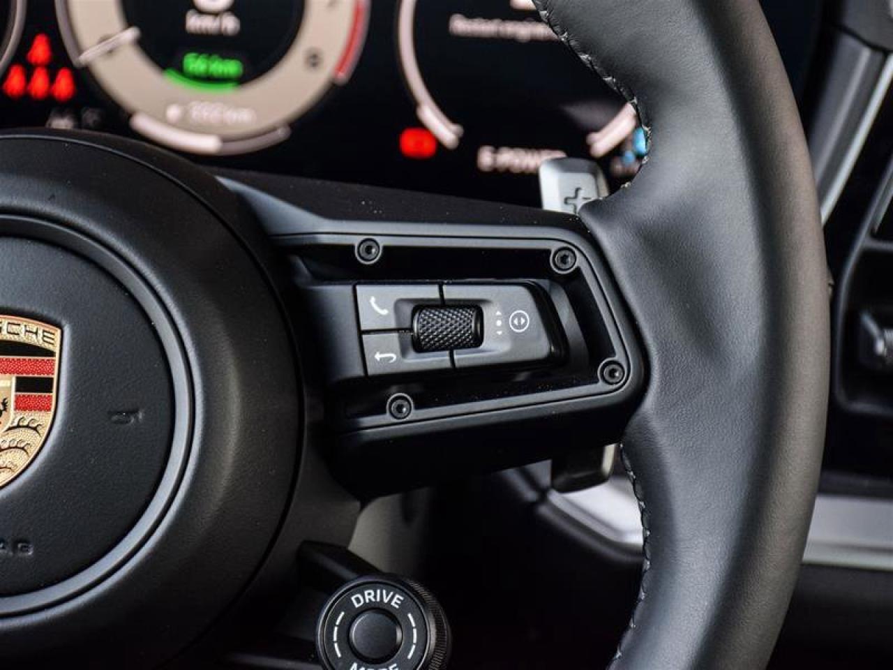 2024 Porsche Cayenne S E-Hybrid White Photo