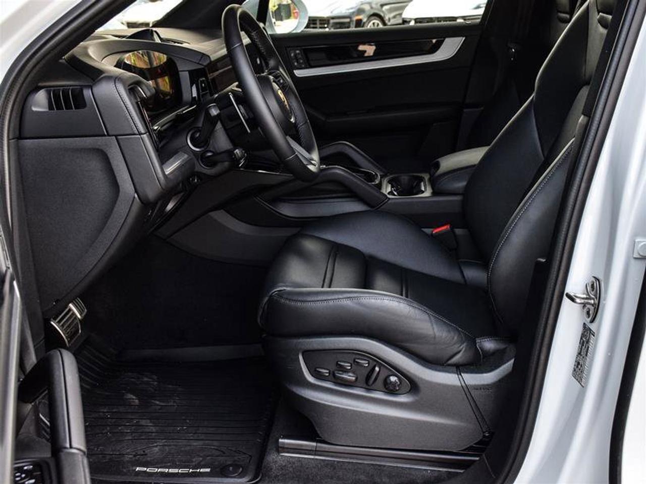 2024 Porsche Cayenne S E-Hybrid White Photo