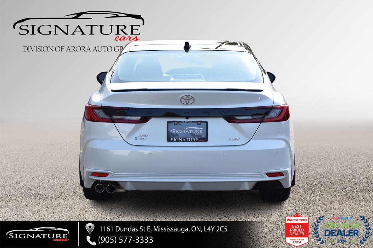 2025 Toyota Camry HYBRID XSE AWD / CLEAN CARFAX / RED INTERIOR / MOONROOF Photo4