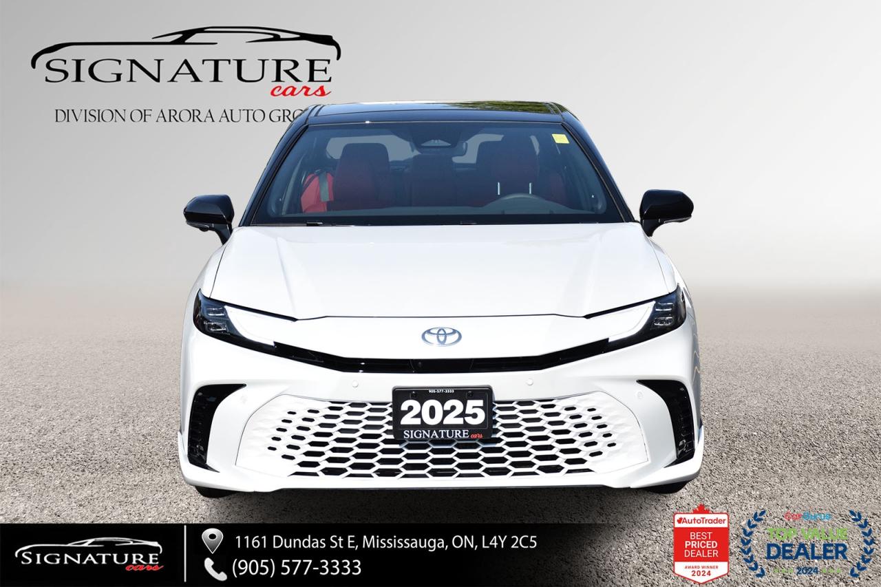 2025 Toyota Camry HYBRID XSE AWD / CLEAN CARFAX / RED INTERIOR / MOONROOF Photo