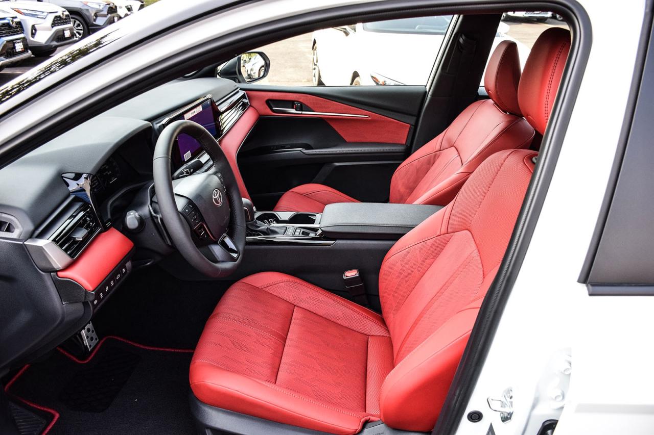 2025 Toyota Camry HYBRID XSE AWD / CLEAN CARFAX / RED INTERIOR / MOONROOF Photo