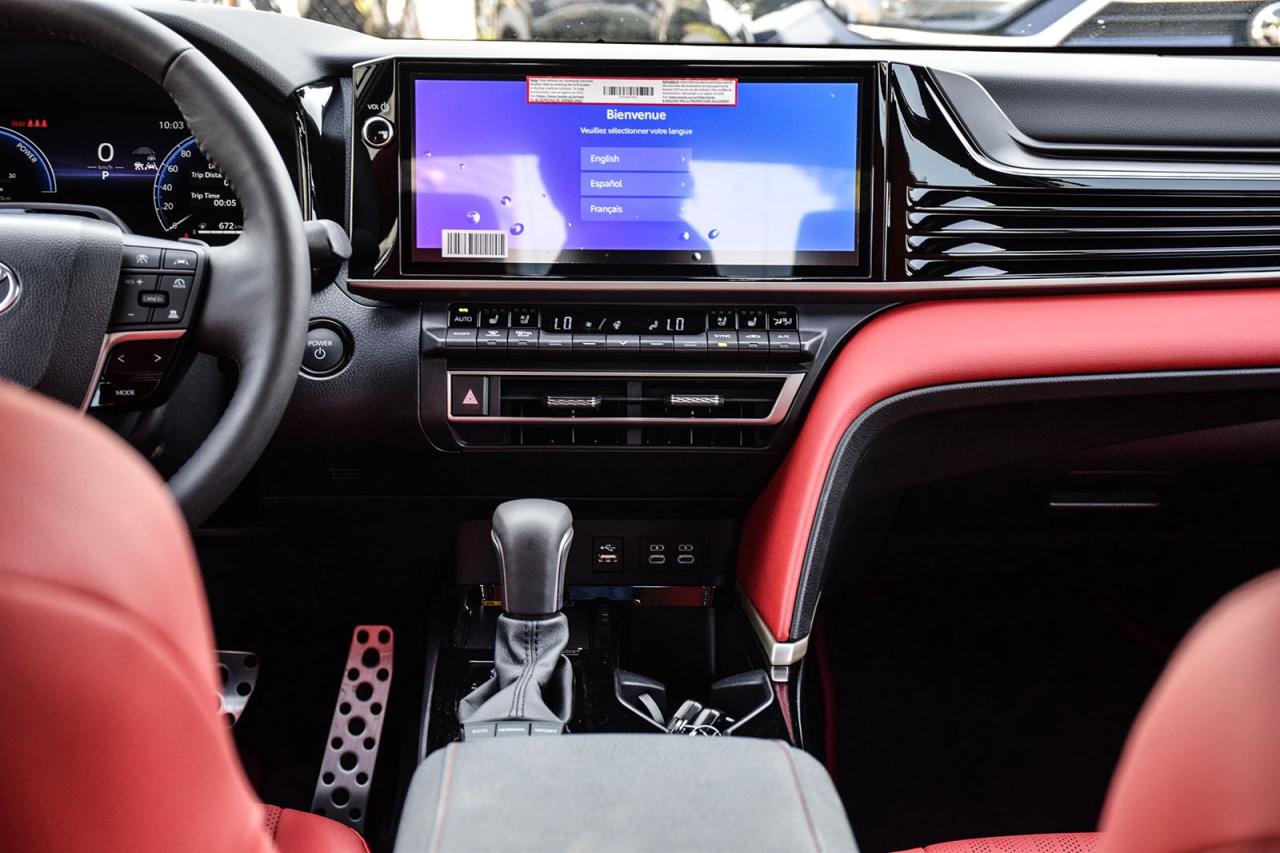 2025 Toyota Camry HYBRID XSE AWD / CLEAN CARFAX / RED INTERIOR / MOONROOF Photo