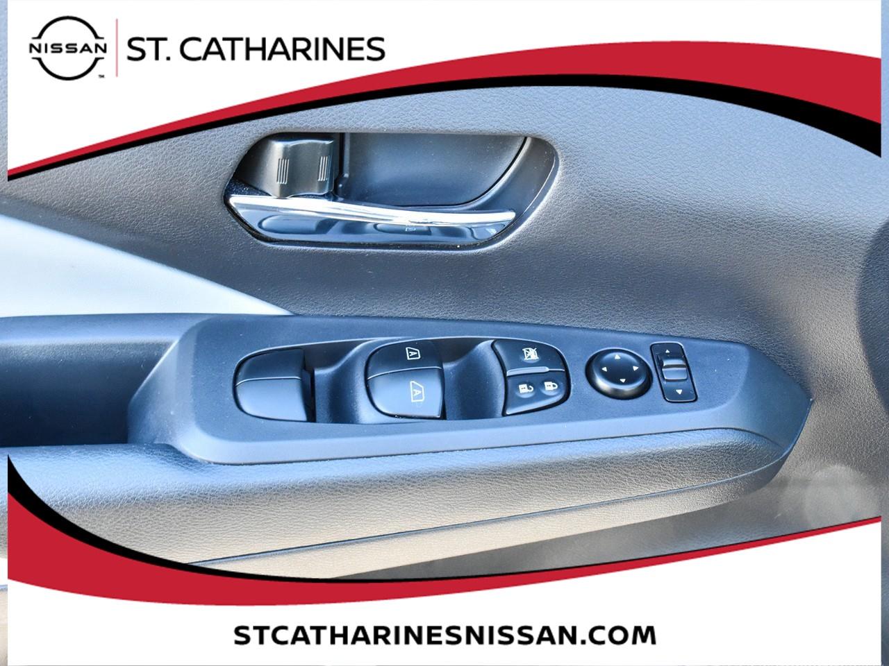 2024 Nissan Kicks SR Photo