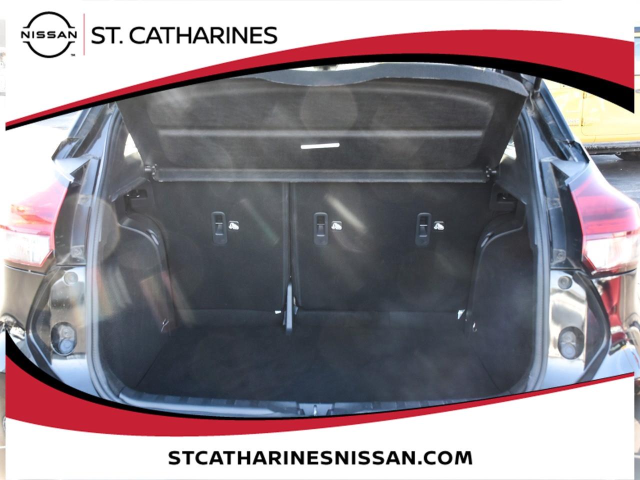 2024 Nissan Kicks SR Photo