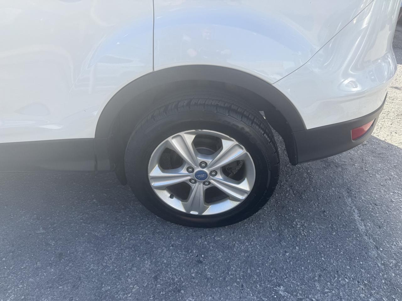 2013 Ford Escape *** 3 YEAR WARRANTY INCLUDED *** Photo