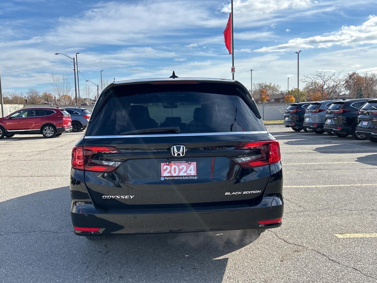 2024 Honda Odyssey Black Edition Navigation Sunroof Cool/heated seats Photo