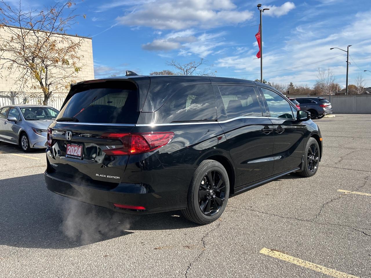 2024 Honda Odyssey Black Edition Navigation Sunroof Cool/heated seats Photo
