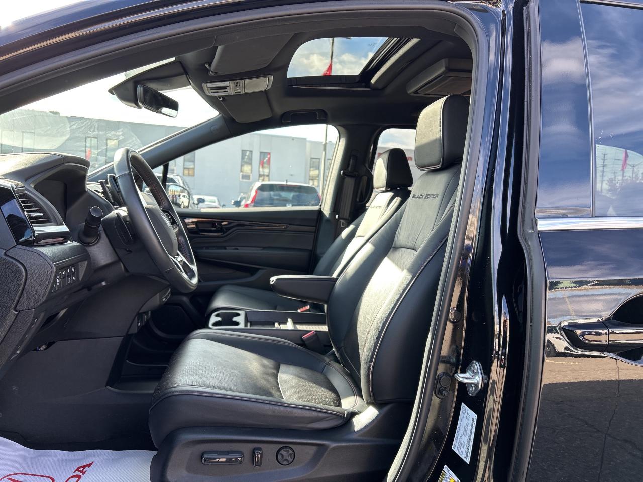 2024 Honda Odyssey Black Edition Navigation Sunroof Cool/heated seats Photo