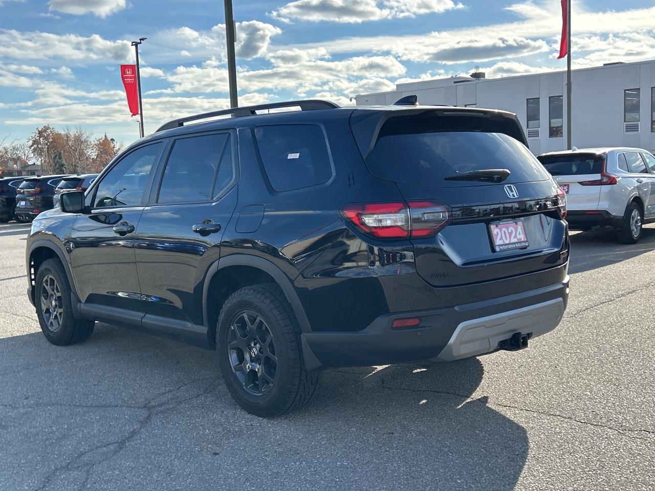 2024 Honda Pilot TrailSport Leather CarPlay Panoramic Sunroof Photo