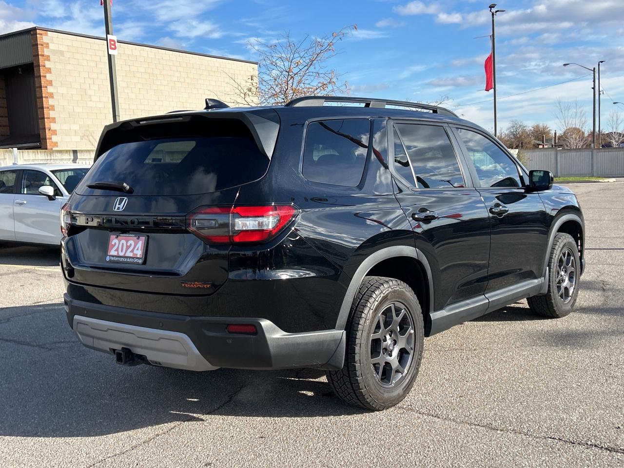 2024 Honda Pilot TrailSport Leather CarPlay Panoramic Sunroof Photo