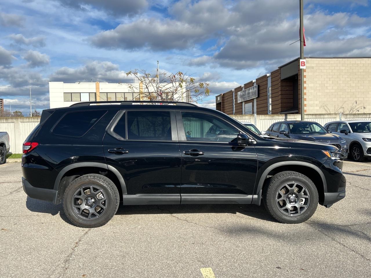 2024 Honda Pilot TrailSport Leather CarPlay Panoramic Sunroof Photo