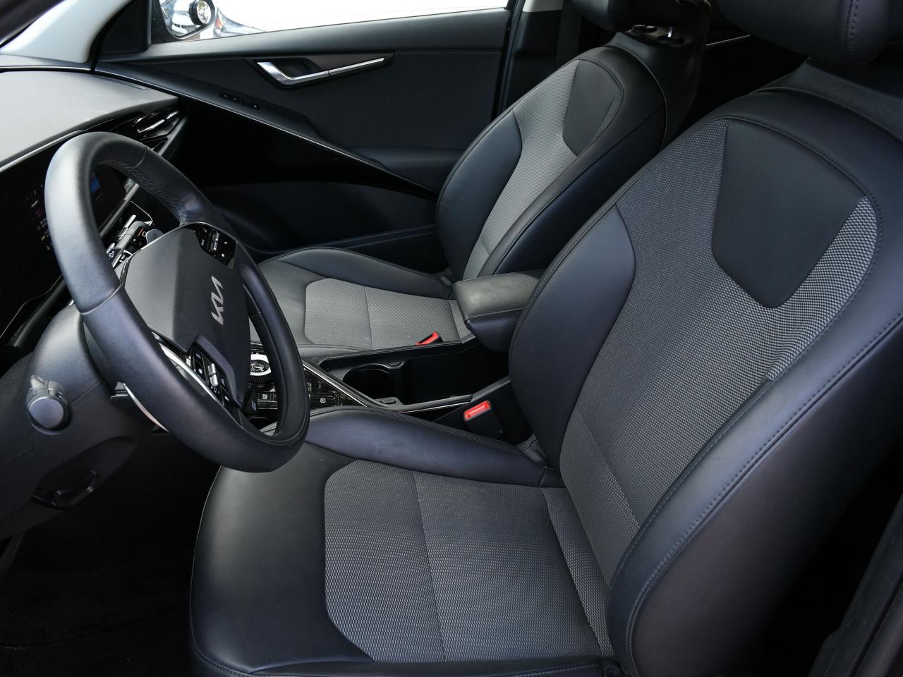 2023 Kia Niro EV Premium CPO   NAVI   Backup Camera   Bluetooth   L Photo