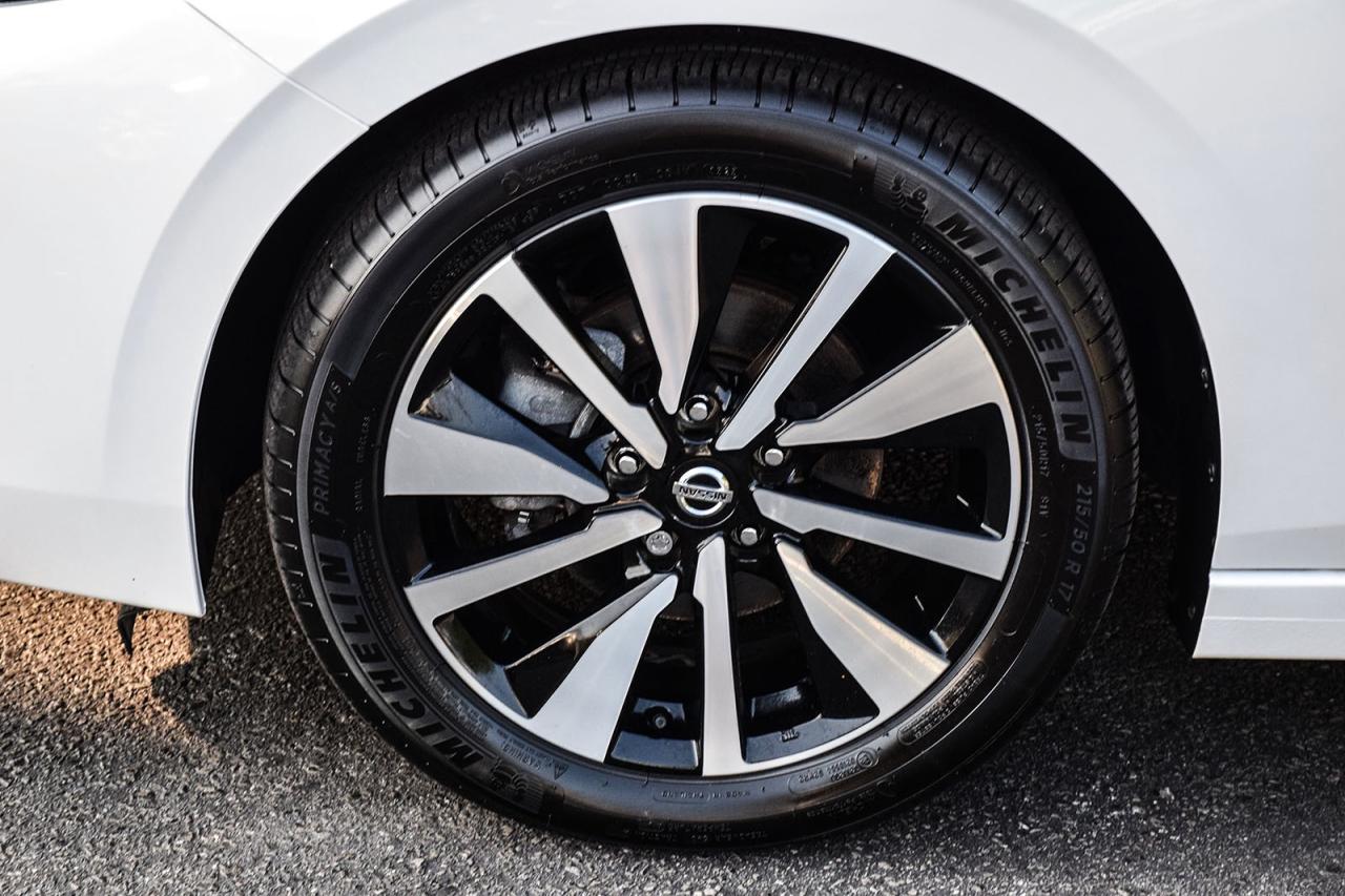 2023 Nissan Sentra SV / NO ACCIDENT /SUNROOF/REMOTESTART/CARPLAY/BSM Photo