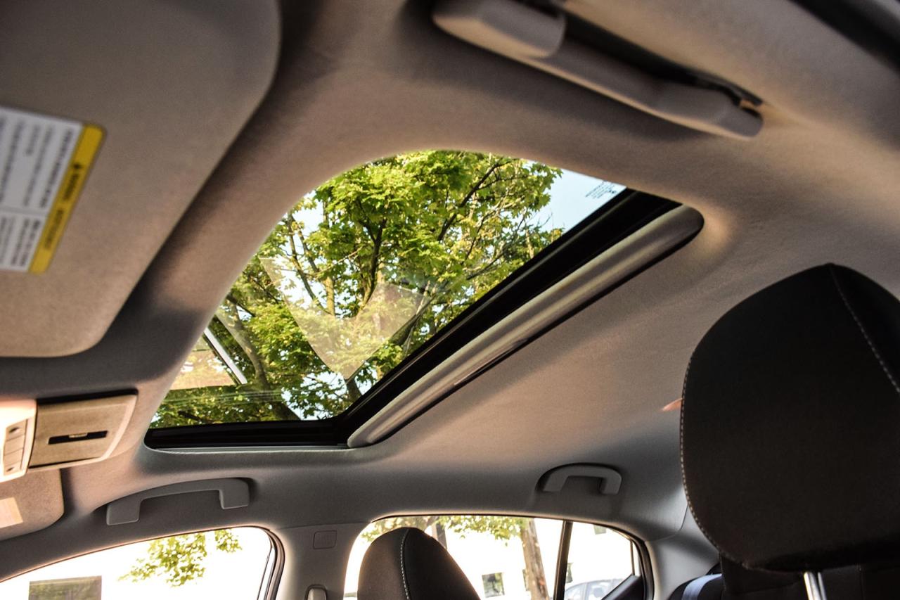 2023 Nissan Sentra SV / NO ACCIDENT /SUNROOF/REMOTESTART/CARPLAY/BSM Photo