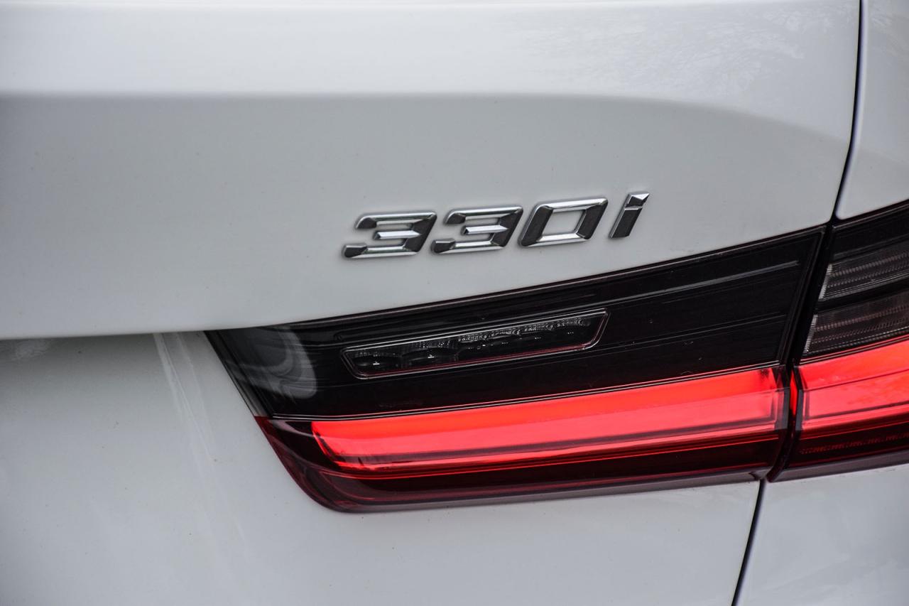 2021 BMW 3 Series 330i xDrive AWD / NO ACCIDENT/SUNROOF/LEATHER/NAVI Photo