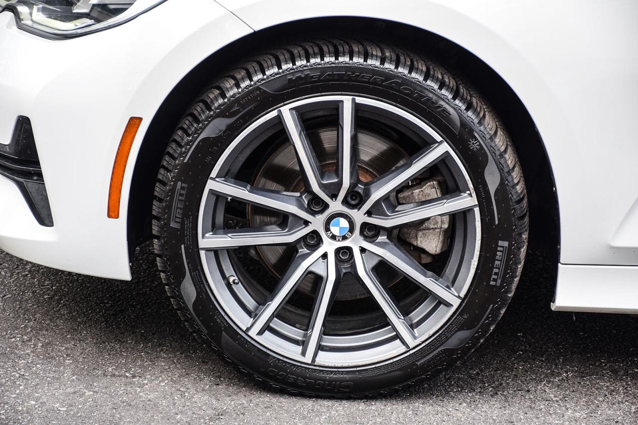 2021 BMW 3 Series 330i xDrive AWD / NO ACCIDENT/SUNROOF/LEATHER/NAVI Photo