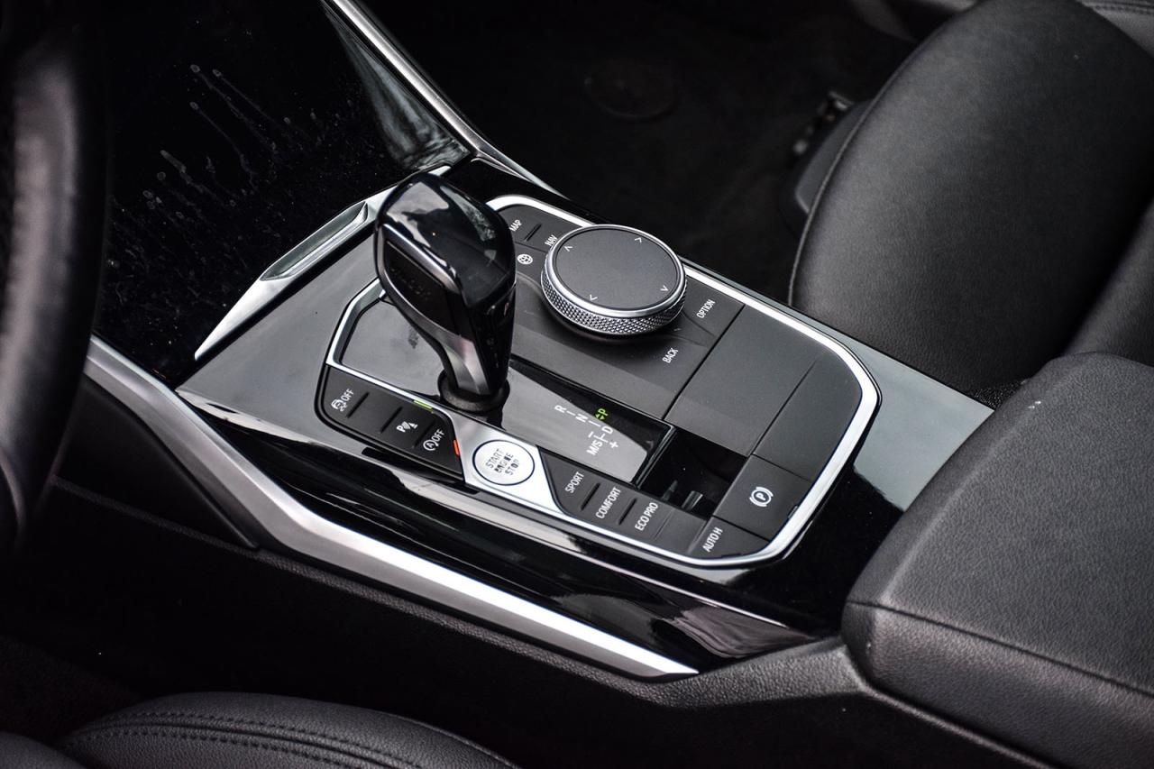 2021 BMW 3 Series 330i xDrive AWD / NO ACCIDENT/SUNROOF/LEATHER/NAVI Photo