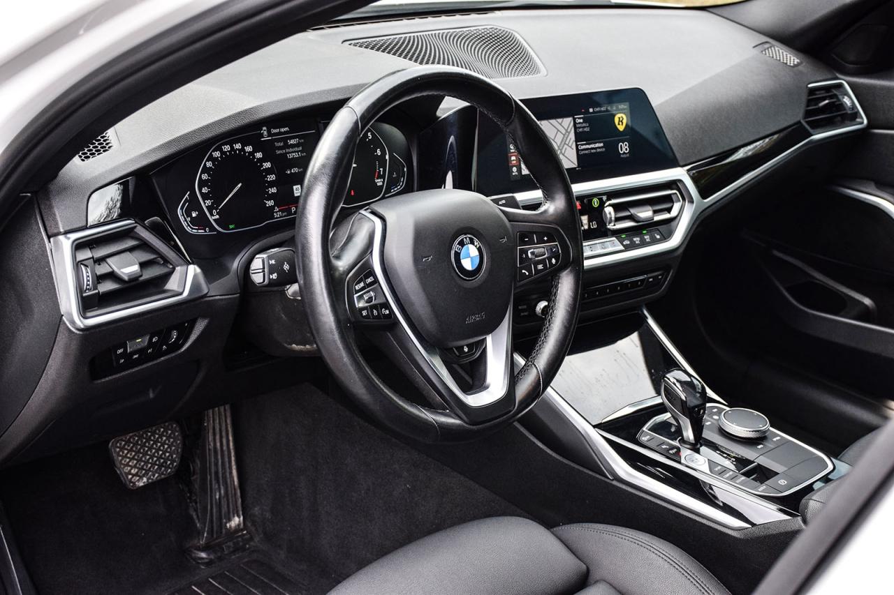 2021 BMW 3 Series 330i xDrive AWD / NO ACCIDENT/SUNROOF/LEATHER/NAVI Photo