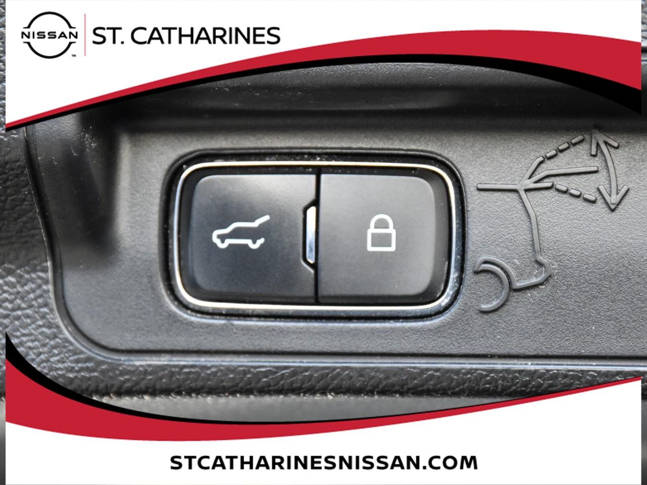 2020 Ford Explorer ST Photo