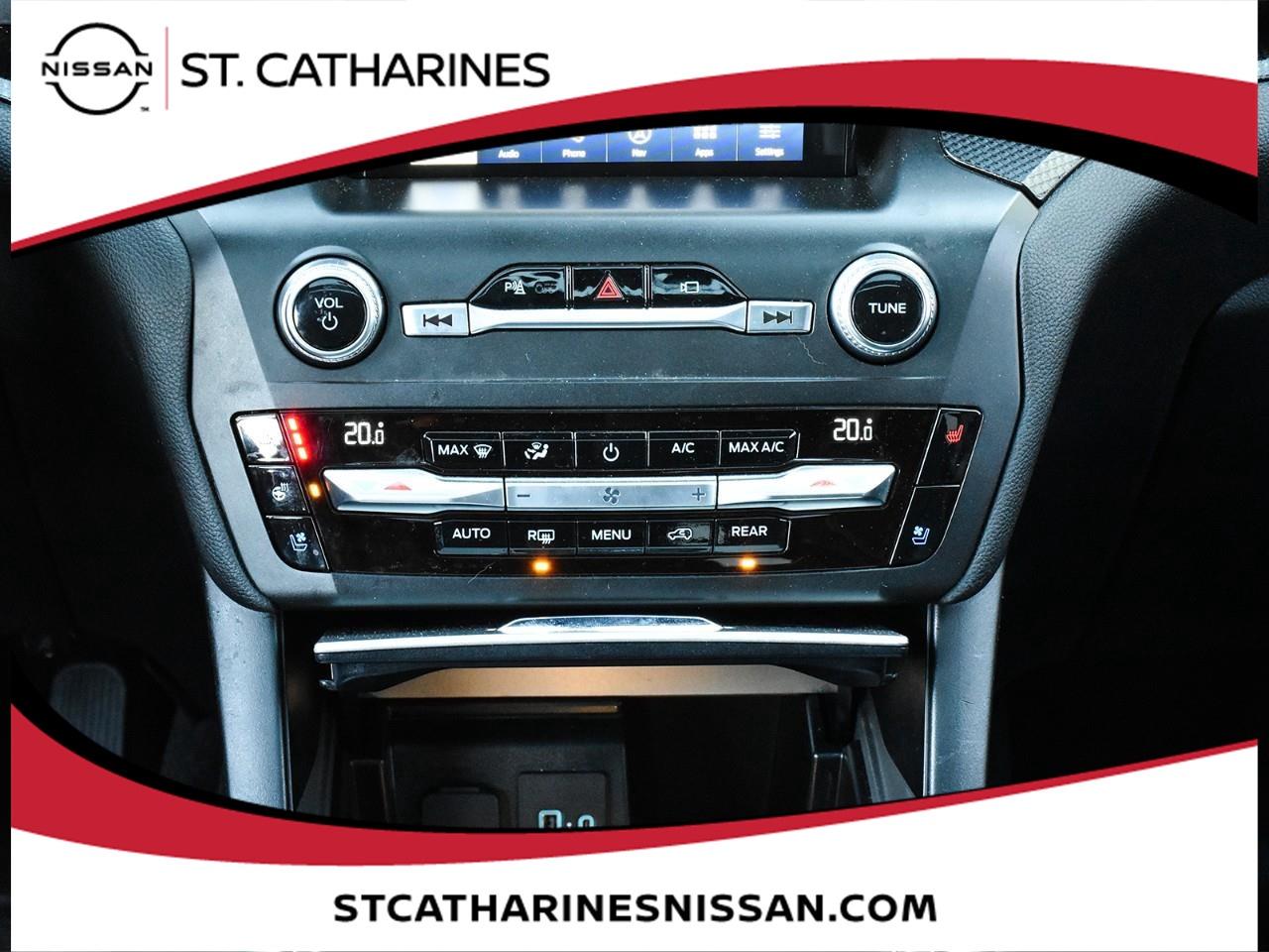 2020 Ford Explorer ST Photo