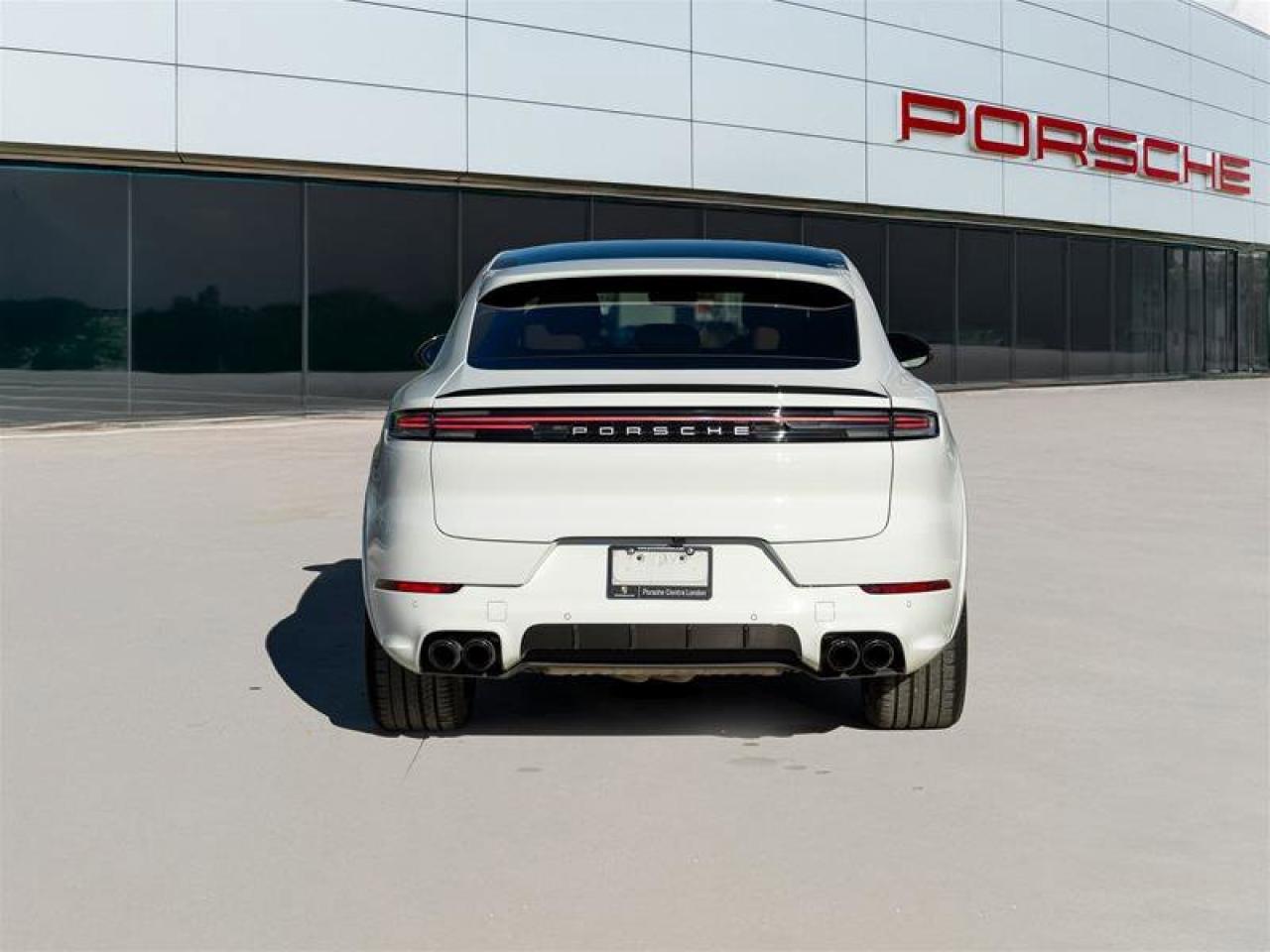 2024 Porsche Cayenne S White Photo4