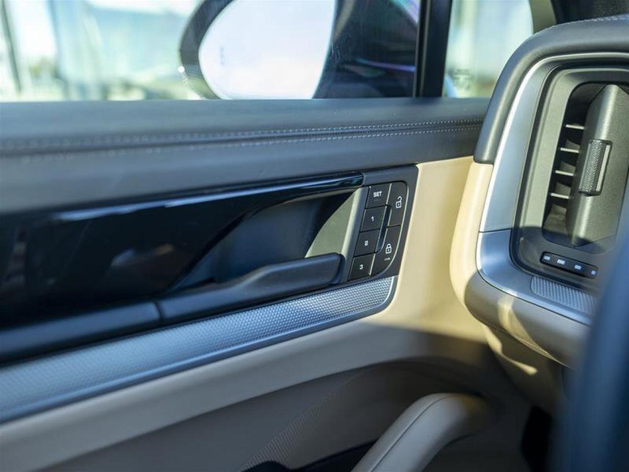 2024 Porsche Cayenne S White Photo