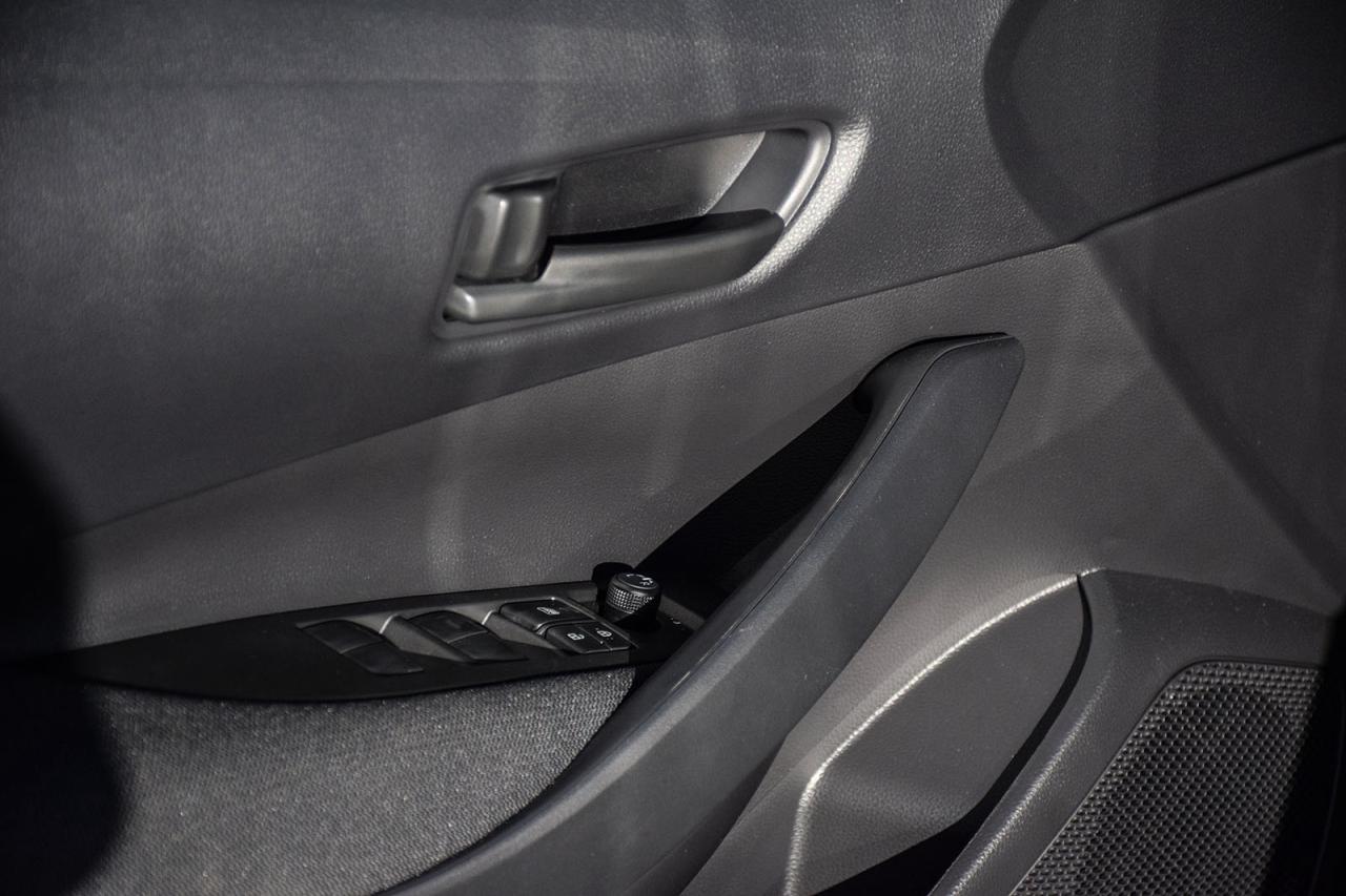 2025 Toyota Corolla Hybrid LE / CLEAN CARFAX / CARPLAY / BSM/HTD SEATS/ALLOYS Photo