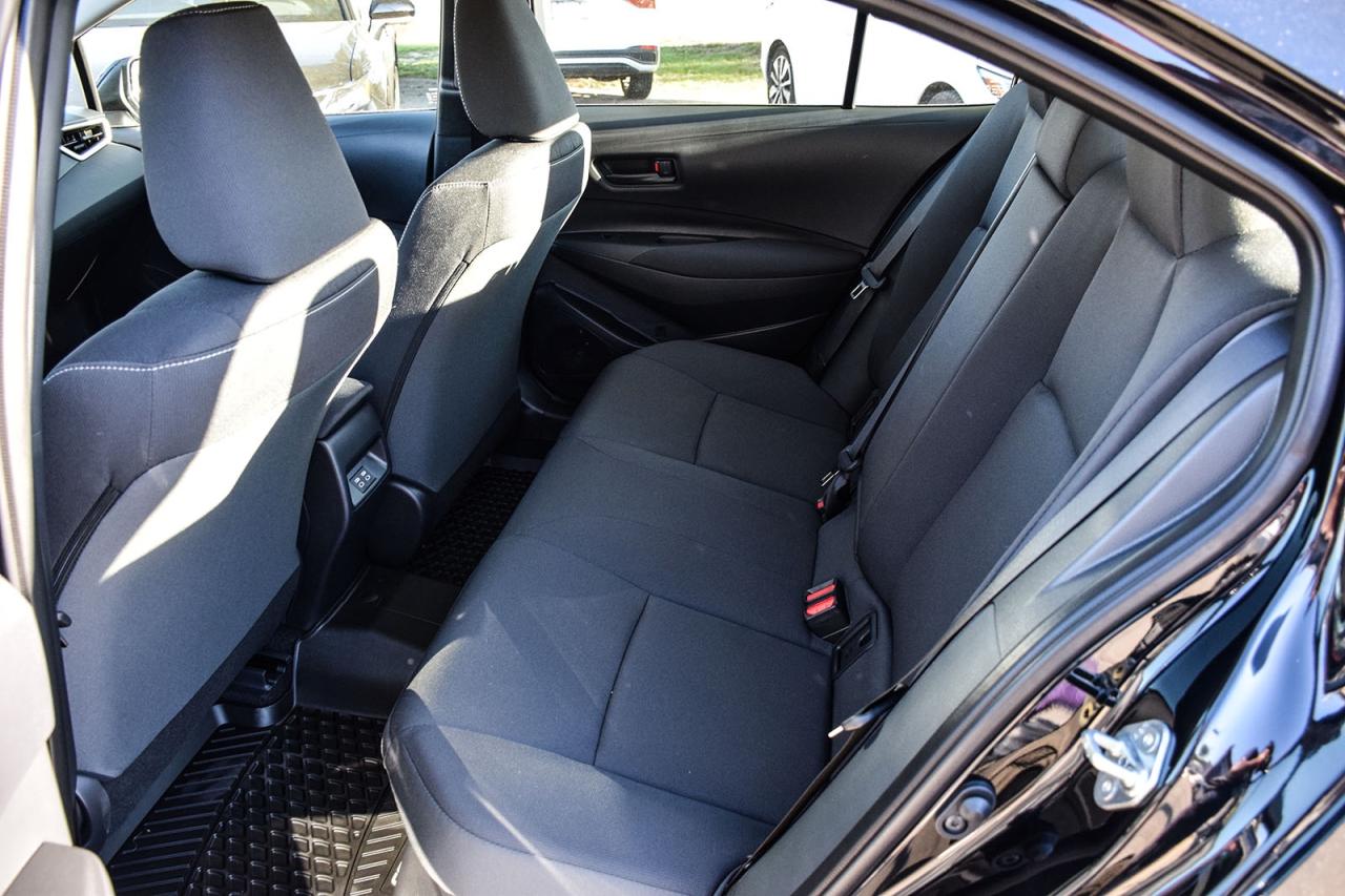 2025 Toyota Corolla Hybrid LE / CLEAN CARFAX / CARPLAY / BSM/HTD SEATS/ALLOYS Photo