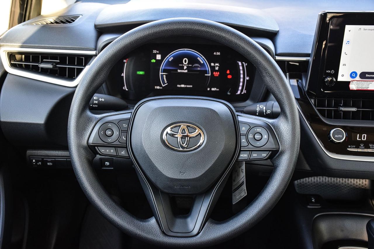 2025 Toyota Corolla Hybrid LE / CLEAN CARFAX / CARPLAY / BSM/HTD SEATS/ALLOYS Photo