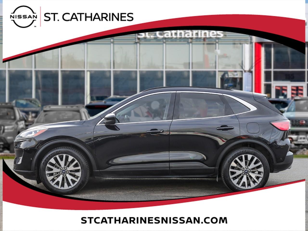 2021 Ford Escape Titanium Hybrid Photo2