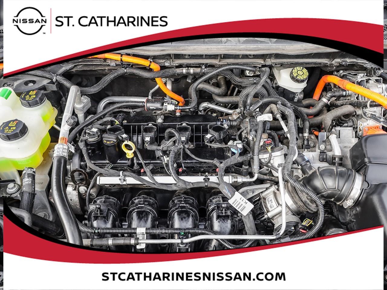 2021 Ford Escape Titanium Hybrid Photo4