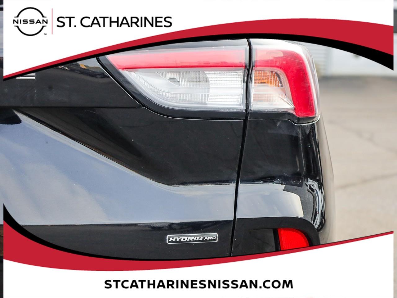 2021 Ford Escape Titanium Hybrid Photo