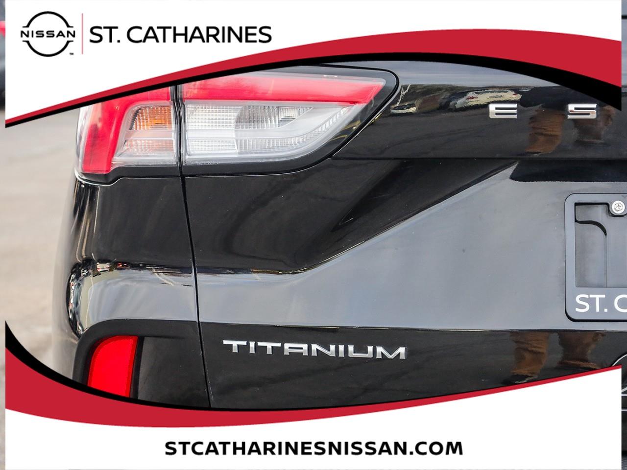 2021 Ford Escape Titanium Hybrid Photo