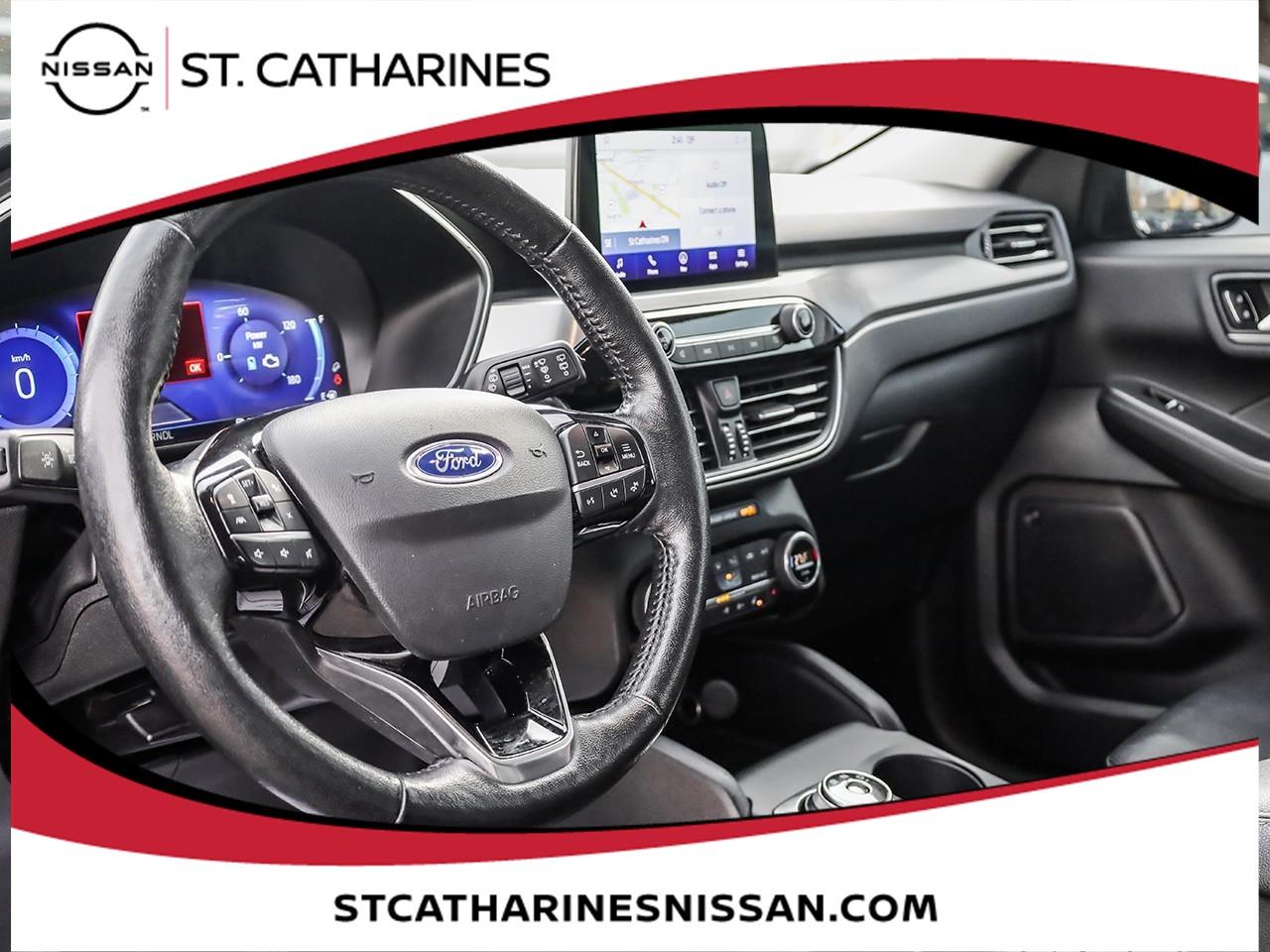 2021 Ford Escape Titanium Hybrid Photo