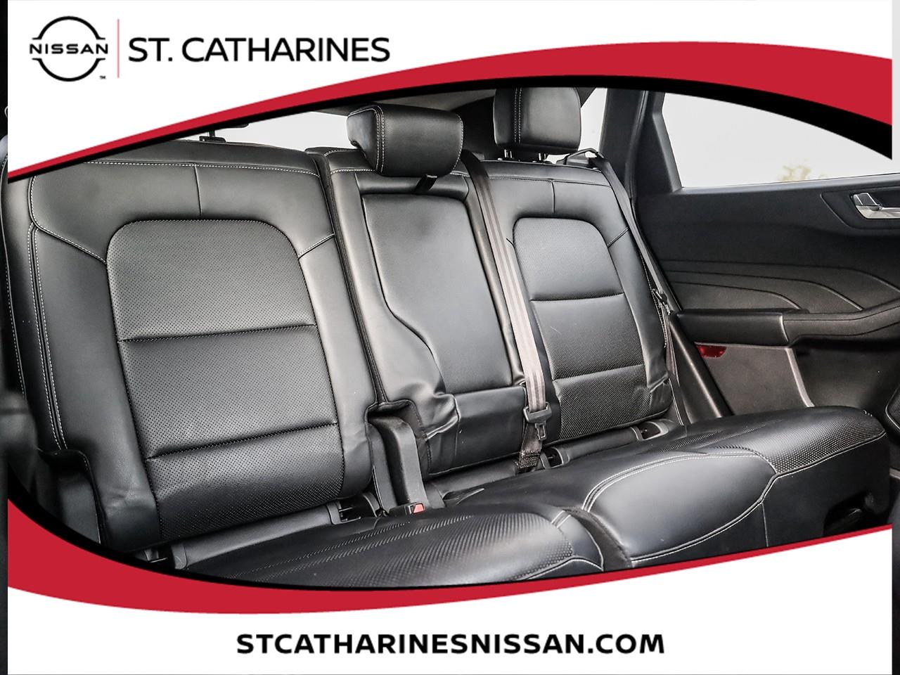 2021 Ford Escape Titanium Hybrid Photo