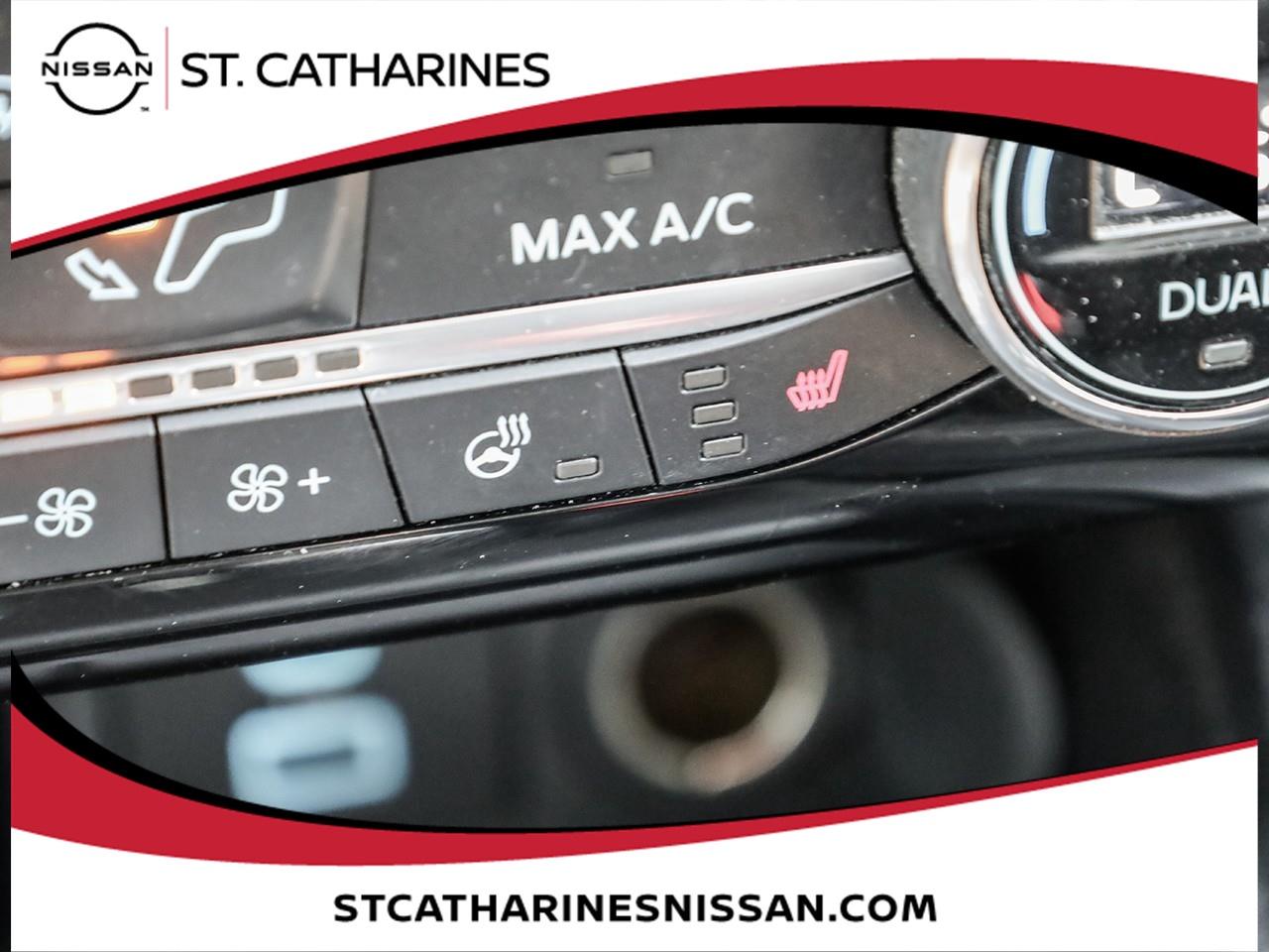 2021 Ford Escape Titanium Hybrid Photo